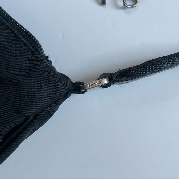 [SOLD]RARE FW2000 VINTAGE PRADA NERO QUILTED NYLON SHOULDER BAG WITH LEATHER TRM - Picture 8 of 12